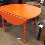 211 7444 DROP-LEAF TABLE